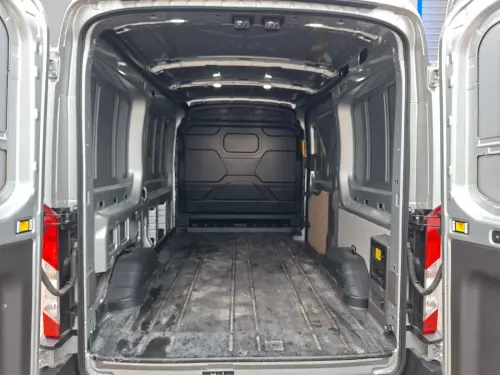 Ford Transit E-TRANSIT FGN 390 L2H2 269 CH BATTERIE 75 KWH - Photo 18