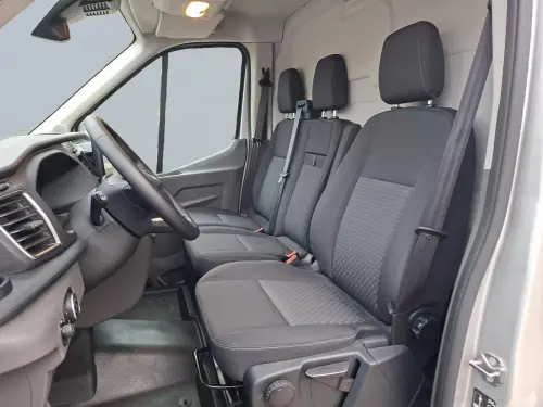 Ford Transit E-TRANSIT FGN 390 L2H2 269 CH BATTERIE 75 KWH - Photo 9