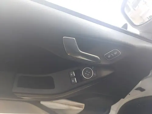 Ford Fiesta  1.0 EcoBoost 100 ch S&S BVM6 - Photo 10