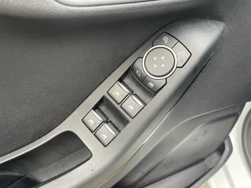 Ford Fiesta  1.0 EcoBoost 95 ch S&S BVM6 - Photo 10