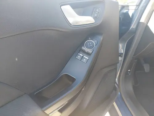 Ford Fiesta  1.1 85 ch BVM5 - Photo 10