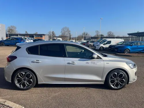 Ford Focus  1.0 EcoBoost 155 S&S mHEV Powershift - Photo 3