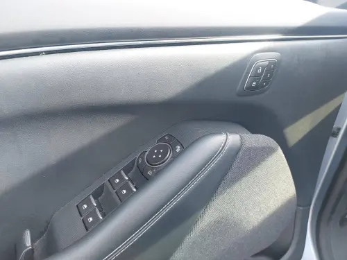 Ford Mustang Mach-E  Extended Range 99 kWh 294 ch - Photo 10