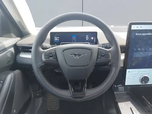 Ford Mustang Mach-E  Extended Range 99 kWh 294 ch - Photo 12