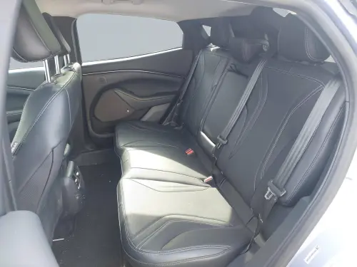 Ford Mustang Mach-E  Extended Range 99 kWh 294 ch - Photo 15