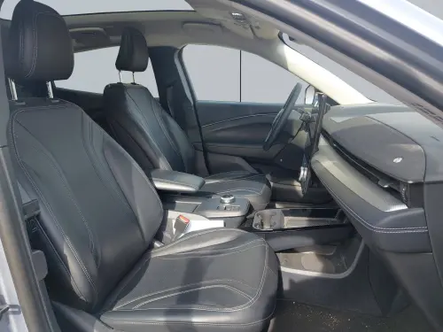 Ford Mustang Mach-E  Extended Range 99 kWh 294 ch - Photo 16