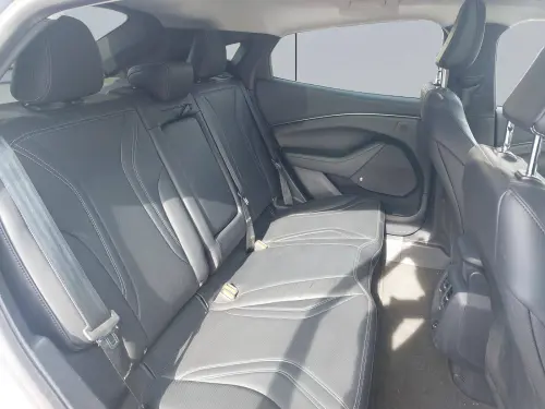 Ford Mustang Mach-E  Extended Range 99 kWh 294 ch - Photo 17