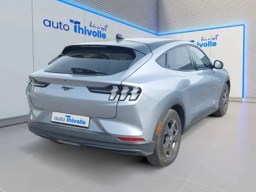 Ford Mustang Mach-E  Extended Range 99 kWh 294 ch - Photo 4