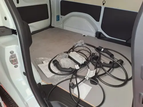 Nissan Townstar TOWNSTAR EV FOURGON 45KW TEKNA L1 + PACK CARGO L1 + PACK PROPILOT+CONNECTEUR COMBO CCS 80 KW - Photo 4