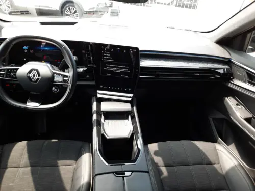 Renault Austral E-Tech hybrid 200 Iconic - Photo 10