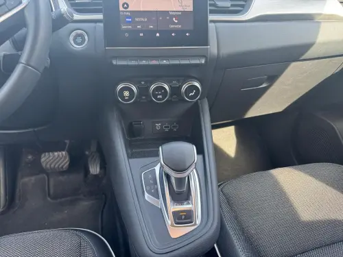 Renault Captur E-Tech Plug-in 160 Intens - Photo 12