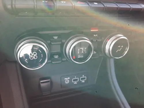 Renault Captur E-Tech full hybrid 145 Techno - Photo 18