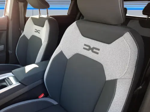 Dacia Bigster Bigster Hybrid 155 Journey - Photo 17