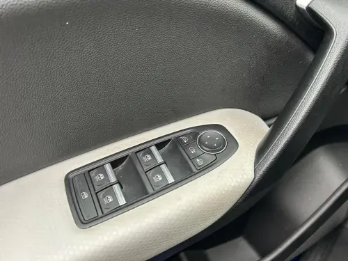 Renault Captur E-Tech Plug-in 160 Intens - Photo 10