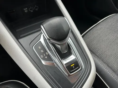 Renault Captur E-Tech Plug-in 160 Intens - Photo 14
