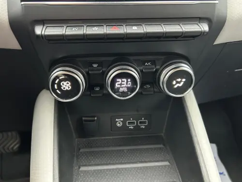 Renault Captur E-Tech Plug-in 160 Intens - Photo 19