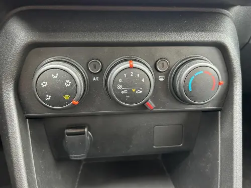 Dacia Sandero ECO-G 100 Essential - Photo 23