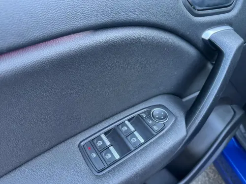 Renault Captur E-Tech Plug-in 160 Intens - Photo 10