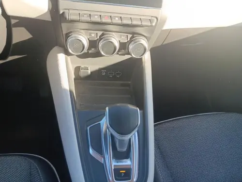 Renault Captur E-Tech Plug-in 160 Intens - Photo 14