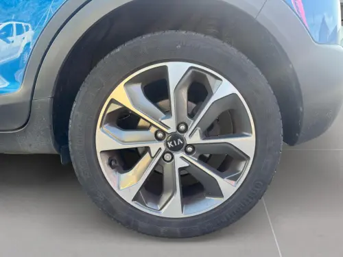 Kia Stonic 1.0 T-GDi 100 ch BVM6 GT Line - Photo 8