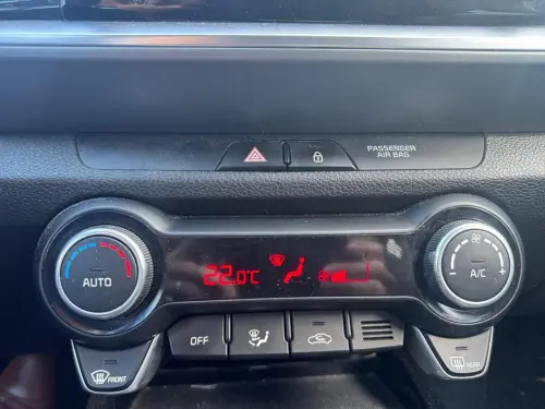 Kia Stonic 1.0 T-GDi 100 ch BVM6 GT Line - Photo 18