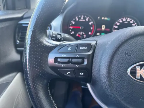 Kia Stonic 1.0 T-GDi 100 ch BVM6 GT Line - Photo 19