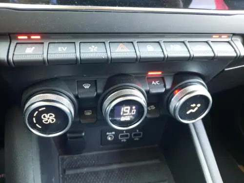 Renault Captur E-Tech Plug-in 160 Initiale Paris - Photo 17