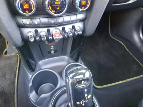 Mini Cooper Hatch 3 Portes Cooper 136 ch DKG7 Edition Resolute Plus - Photo 14