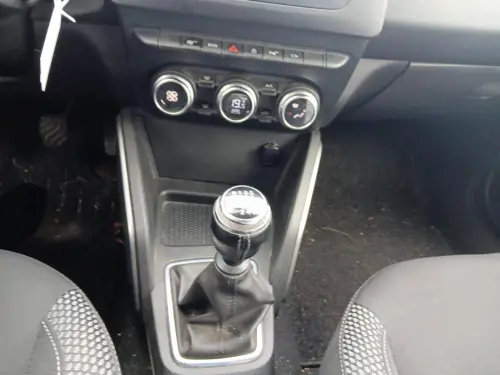 Dacia Duster TCe 130 FAP 4x2 Prestige - Photo 14