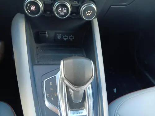 Renault Captur E-Tech Plug-in 160 Initiale Paris - Photo 14