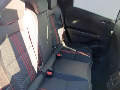 Renault Captur TCe 140 EDC - 21B R.S. Line - Photo 17