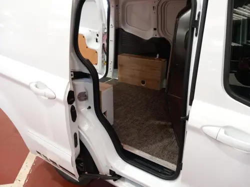 Ford Transit TRANSIT COURIER FGN 1.5 TDCi 95 SPORT - Photo 19