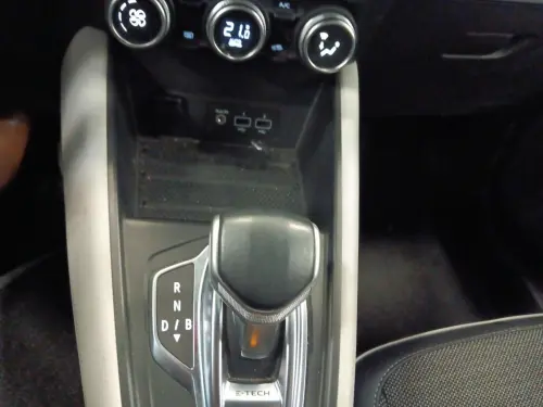 Renault Captur E-Tech Plug-in 160 Intens - Photo 14