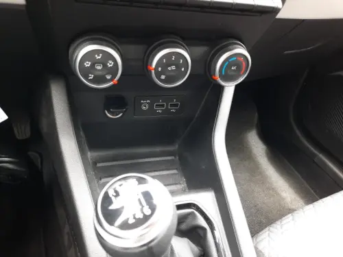 Renault Clio Clio TCe 90 Evolution - Photo 16