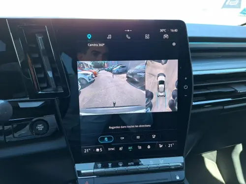 Renault Austral E-Tech hybrid 200 Iconic - Photo 19
