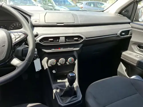 Dacia Sandero SCe 65 Essential - Photo 11