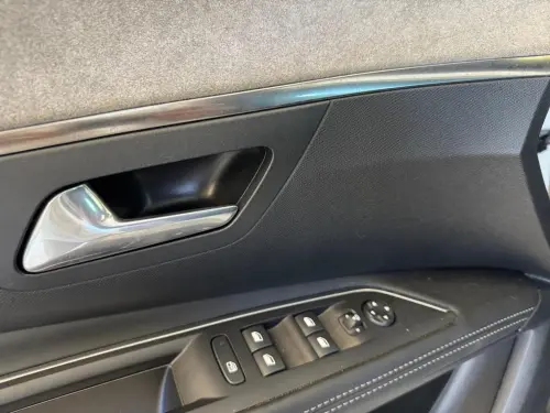 Peugeot 3008 Hybrid 136 e-DCS6 GT - Photo 8