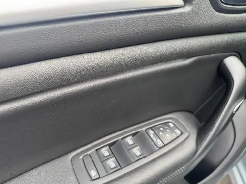 Renault Megane Megane IV Berline TCe 140 EDC Techno - Photo 9