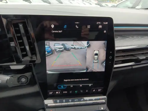 Renault Austral E-Tech hybrid 200 Iconic - Photo 19