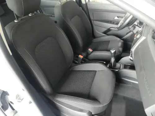 Dacia Duster ECO-G 100 4x2 Confort - Photo 8