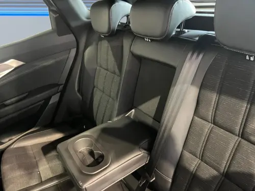 Renault Austral E-Tech hybrid 200 Iconic - Photo 17