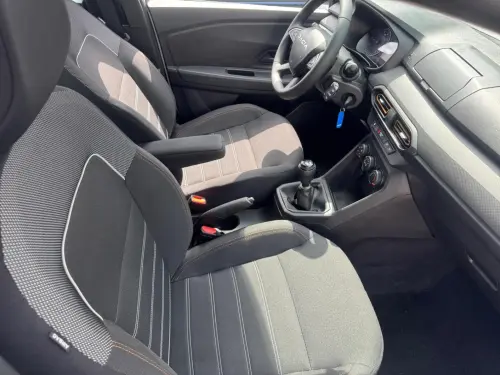 Dacia Sandero ECO-G 100 Stepway Essential - Photo 16