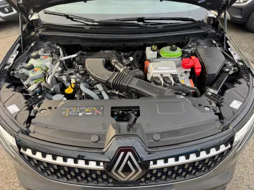 Renault Austral E-Tech hybrid 200 Evolution - Photo 19