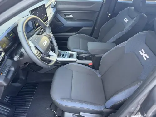 Dacia Duster Hybrid 140 Journey - Photo 9