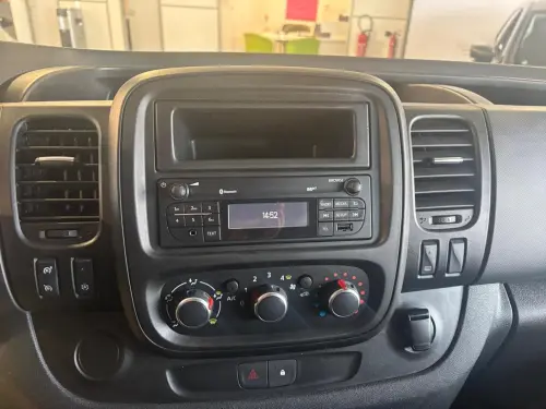 Renault Trafic Trafic Combi L1 dCi 120 S&S Zen - Photo 18