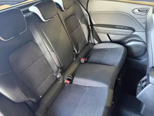 Renault Captur E-Tech Plug-in 160 Intens - Photo 17