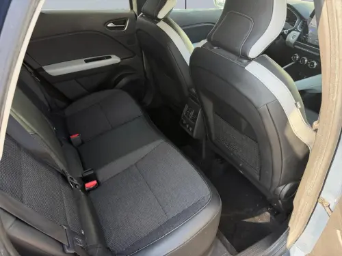 Renault Captur E-Tech Plug-in 160 Intens - Photo 17