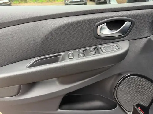 Renault Clio Clio dCi 90 Energy Intens - Photo 10