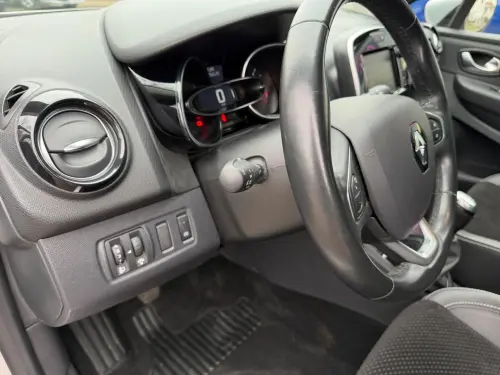 Renault Clio Clio dCi 90 Energy Intens - Photo 22