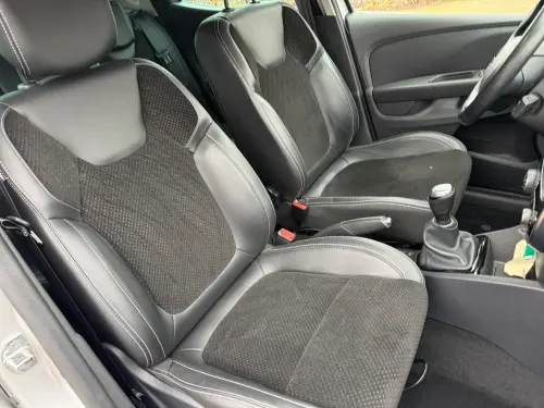 Renault Clio Clio dCi 90 Energy Intens - Photo 23